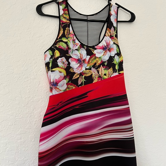 💰PRICE⬇️ Scuba Fitting Dress •Multicolor • size M • - Picture 6 of 8